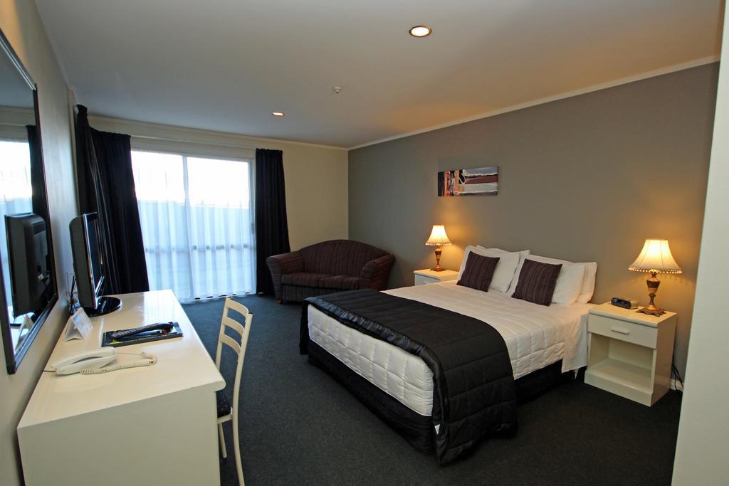 Champers Motor Inn Лоуэр-Хатт Номер фото