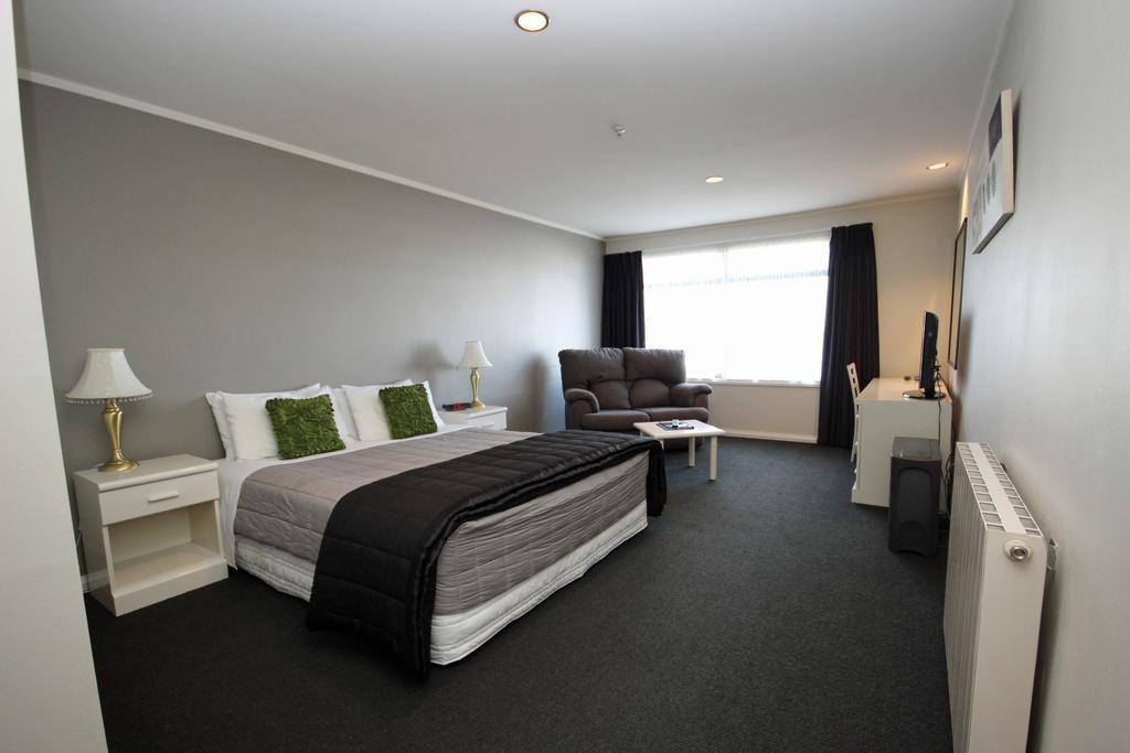 Champers Motor Inn Лоуэр-Хатт Экстерьер фото