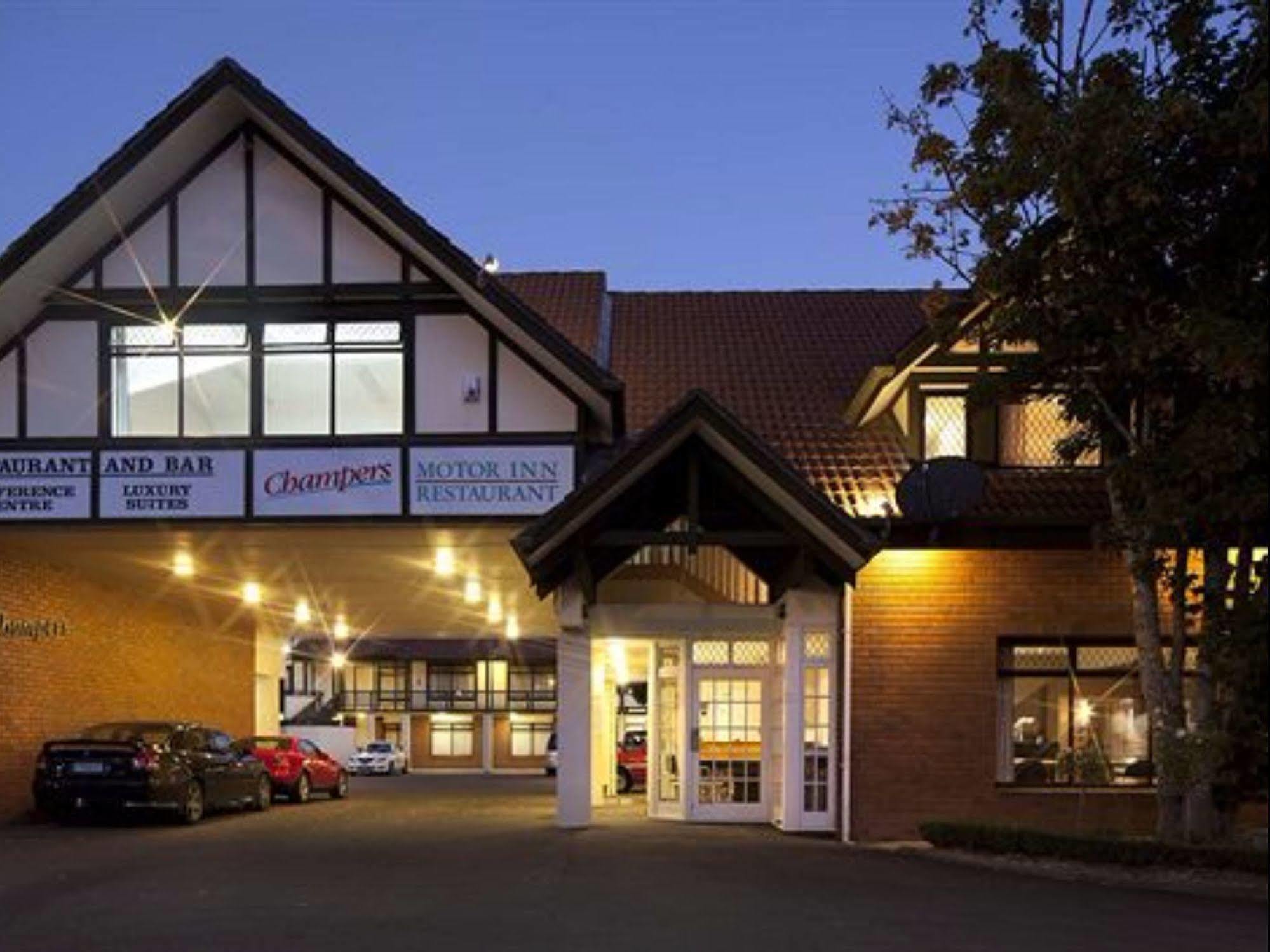 Champers Motor Inn Лоуэр-Хатт Экстерьер фото